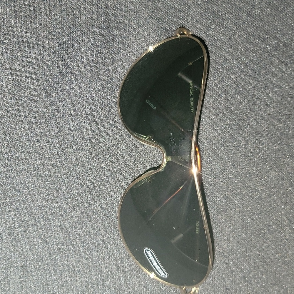 Sunglass bundle - Picture 10 of 12